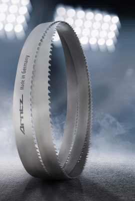 iStock-1135438312_mit_Saegeband_Cover